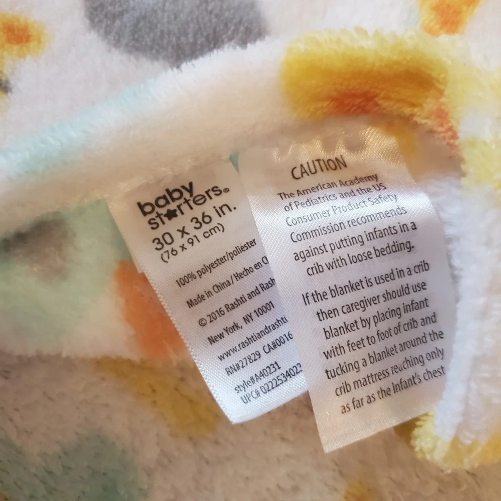 Baby Starters Blanket Giraffe Trees Yellow Gray Green Hearts White Fleece